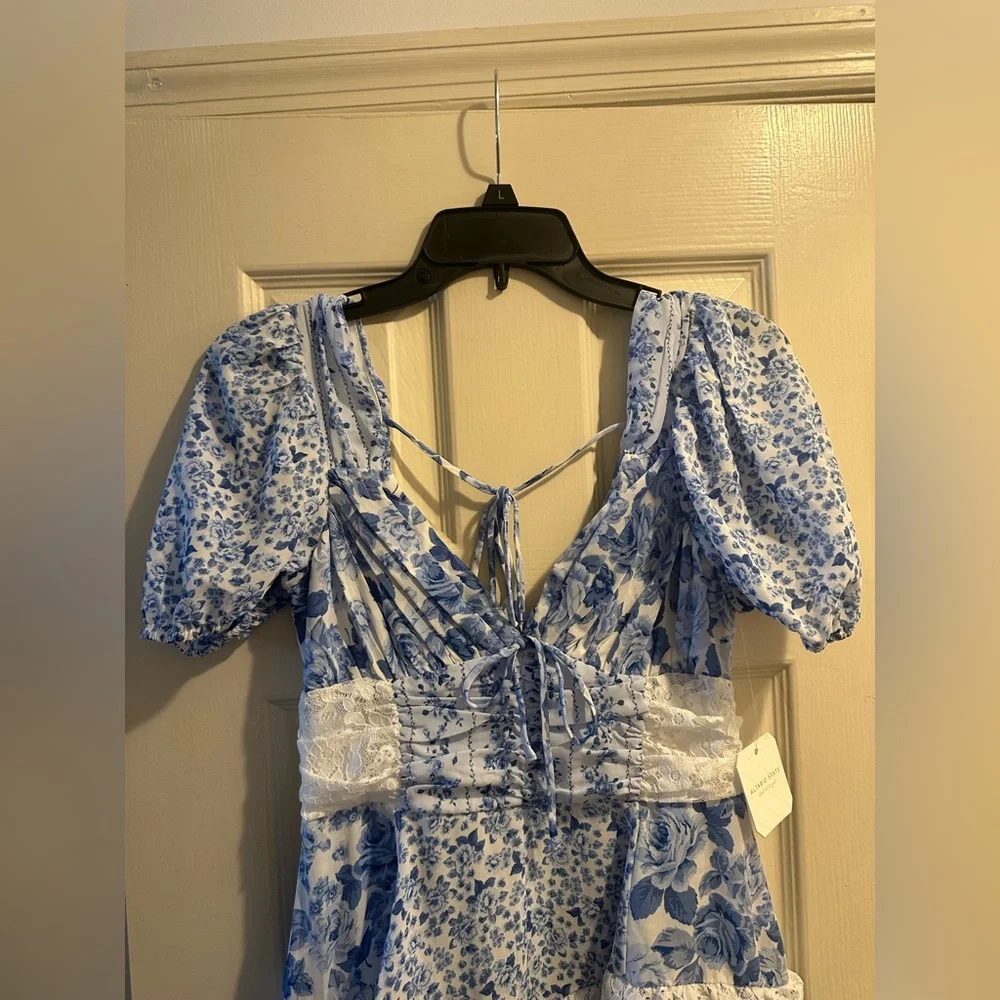 NWT Altar’d State Aderny Patchwork Floral Mini Dress Blue-White - Picture 5 of 12